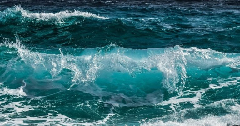 Що означає коли сниться море — емоції, підсвідомість